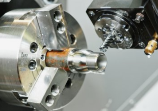 CNC qismlariga ishlov berish jarayonida frezalash texnologiyasi